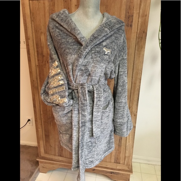PINK Victoria's Secret Other - ✨Victoria’s Secret PINK Plush Sequin Robe✨